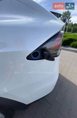 Позашляховик / Кросовер Tesla Model X 2017 в 