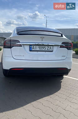 Позашляховик / Кросовер Tesla Model X 2017 в 