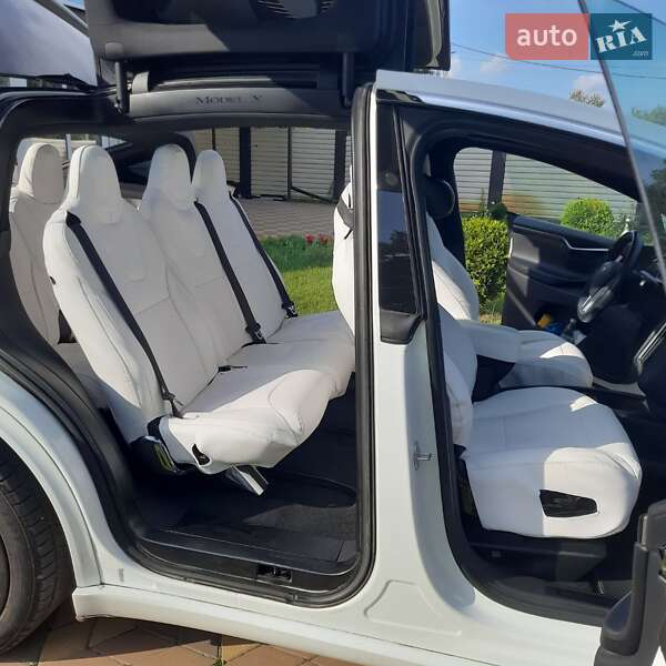 Внедорожник / Кроссовер Tesla Model X 2017 в Сумах