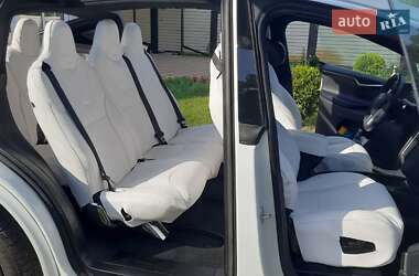 Позашляховик / Кросовер Tesla Model X 2017 в 