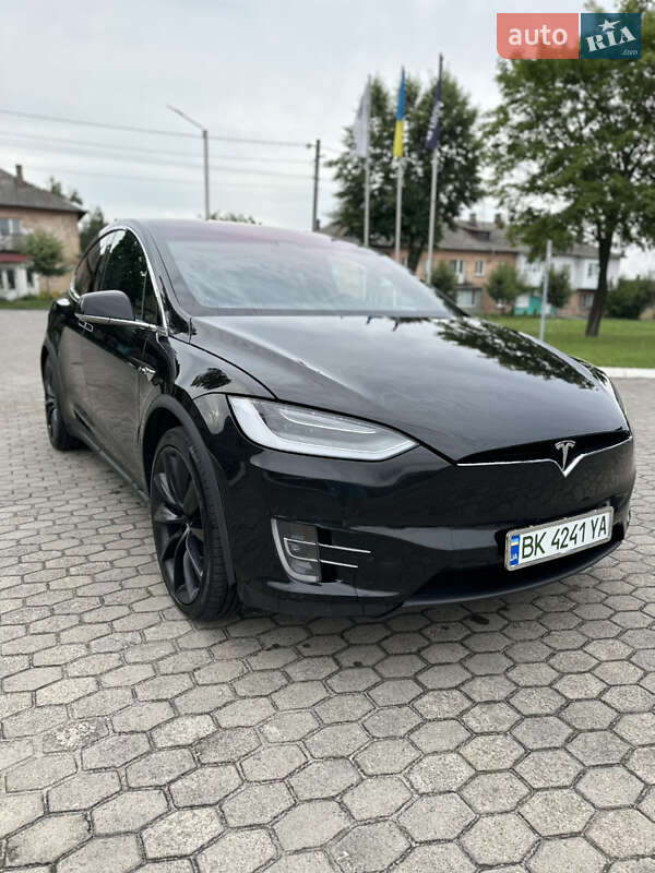 Позашляховик / Кросовер Tesla Model X 2021 в 