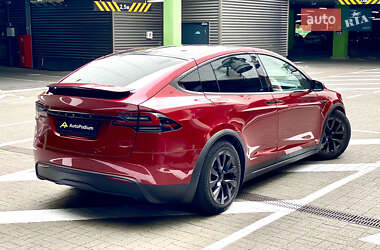 Позашляховик / Кросовер Tesla Model X 2024 в 