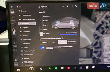 Позашляховик / Кросовер Tesla Model X 2024 в 