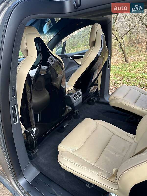 Внедорожник / Кроссовер Tesla Model X 2016 в Одессе фото 8 Внедорожник / Кроссовер Tesla Model X 2016 в Одессе