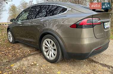Позашляховик / Кросовер Tesla Model X 2016 в 