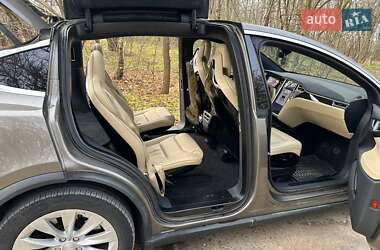 Позашляховик / Кросовер Tesla Model X 2016 в 