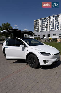 Позашляховик / Кросовер Tesla Model X 2016 в 