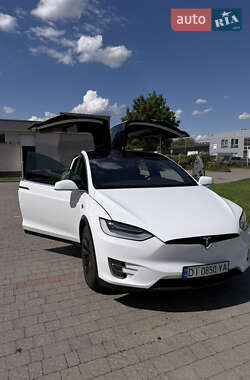 Позашляховик / Кросовер Tesla Model X 2016 в 