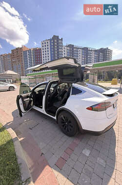 Позашляховик / Кросовер Tesla Model X 2016 в 