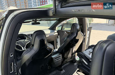Позашляховик / Кросовер Tesla Model X 2016 в 