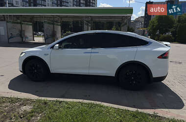 Позашляховик / Кросовер Tesla Model X 2016 в 