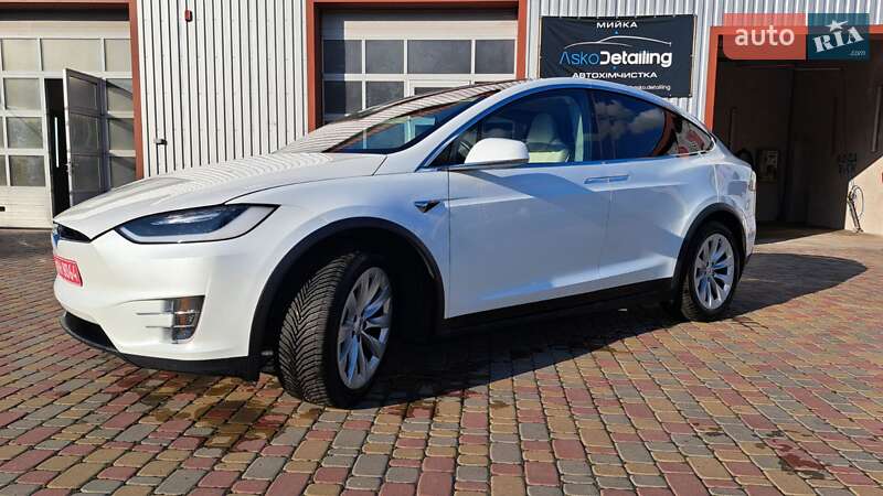 Позашляховик / Кросовер Tesla Model X 2018 в Костопілі