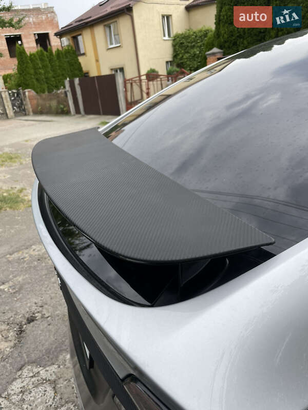 Позашляховик / Кросовер Tesla Model X 2017 в Львові