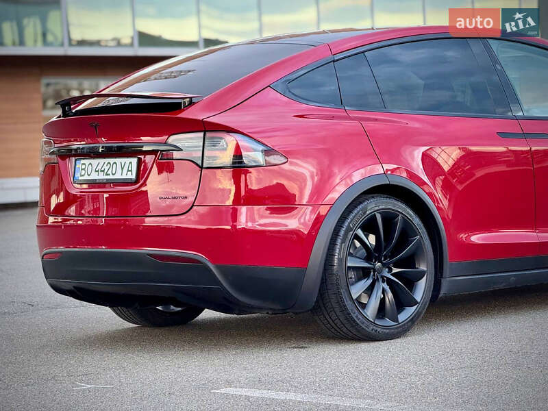 Позашляховик / Кросовер Tesla Model X 2019 в Києві