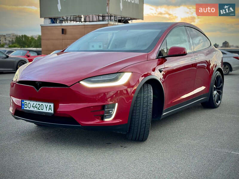 Позашляховик / Кросовер Tesla Model X 2019 в Києві