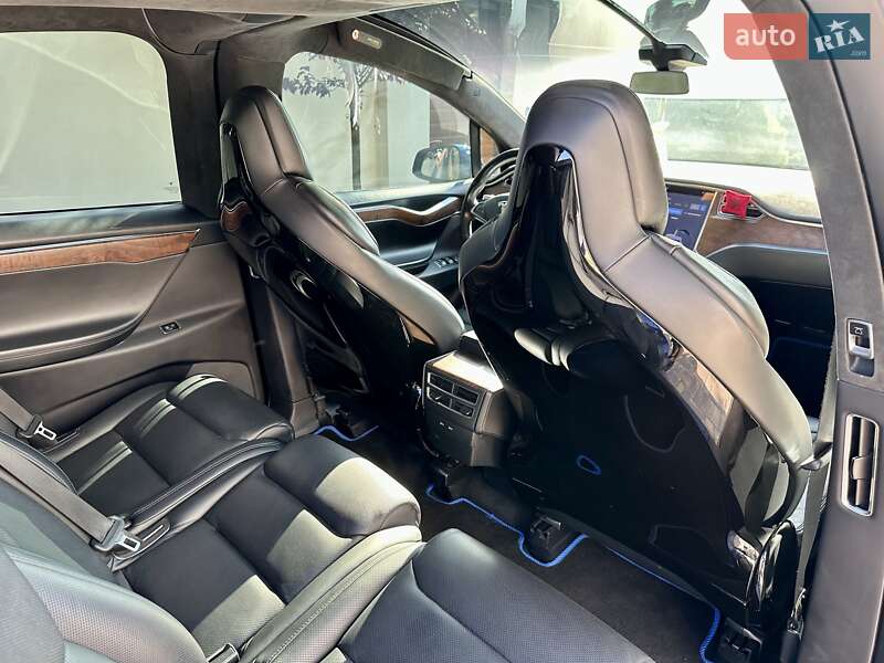 Позашляховик / Кросовер Tesla Model X 2016 в Вінниці фото 38 Позашляховик / Кросовер Tesla Model X 2016 в Вінниці
