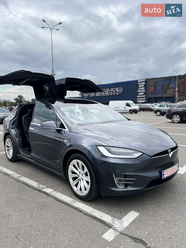 Позашляховик / Кросовер Tesla Model X 2017 в Києві