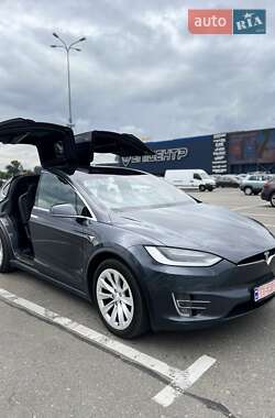 Позашляховик / Кросовер Tesla Model X 2017 в 