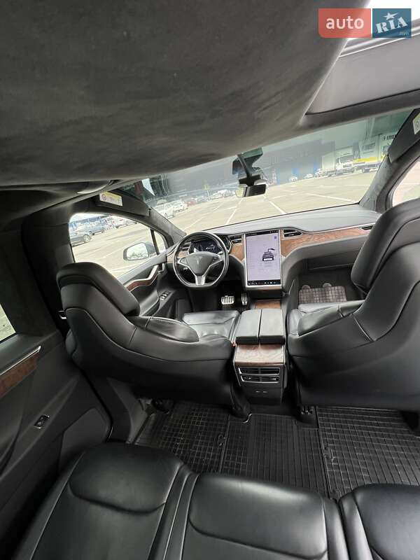 Позашляховик / Кросовер Tesla Model X 2017 в Києві