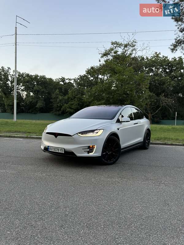 Позашляховик / Кросовер Tesla Model X 2018 в Києві
