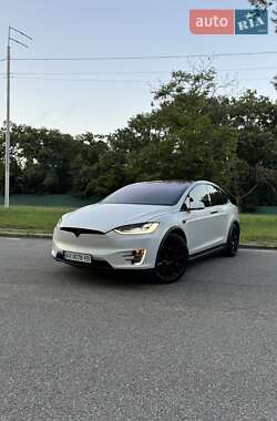 Позашляховик / Кросовер Tesla Model X 2018 в 