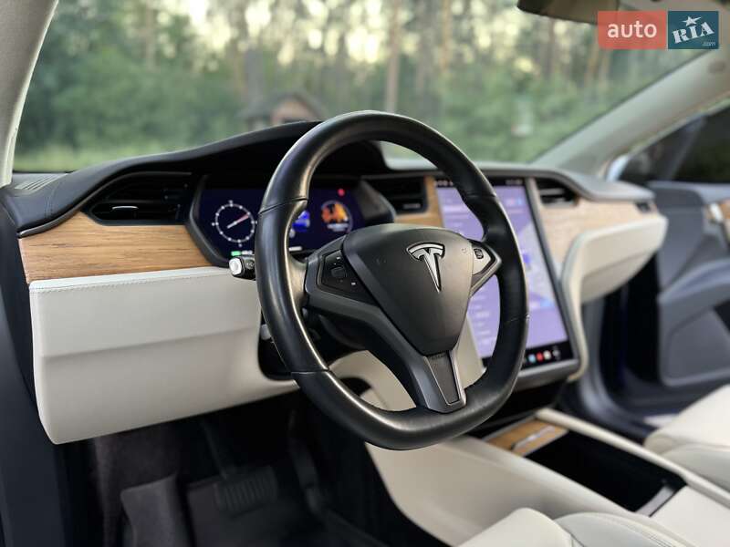 Позашляховик / Кросовер Tesla Model X 2018 в Києві