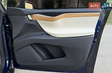 Позашляховик / Кросовер Tesla Model X 2018 в 