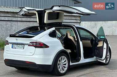 Позашляховик / Кросовер Tesla Model X 2017 в Києві