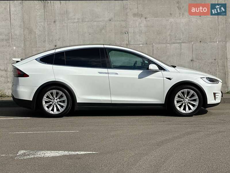Позашляховик / Кросовер Tesla Model X 2017 в Києві
