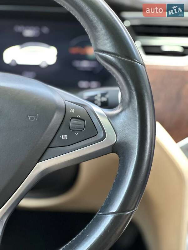 Позашляховик / Кросовер Tesla Model X 2017 в Києві