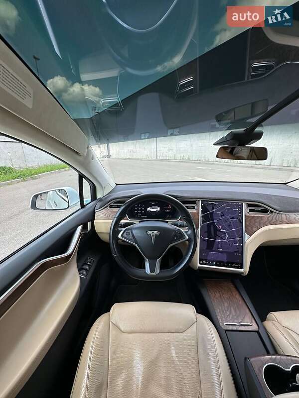 Позашляховик / Кросовер Tesla Model X 2017 в Києві
