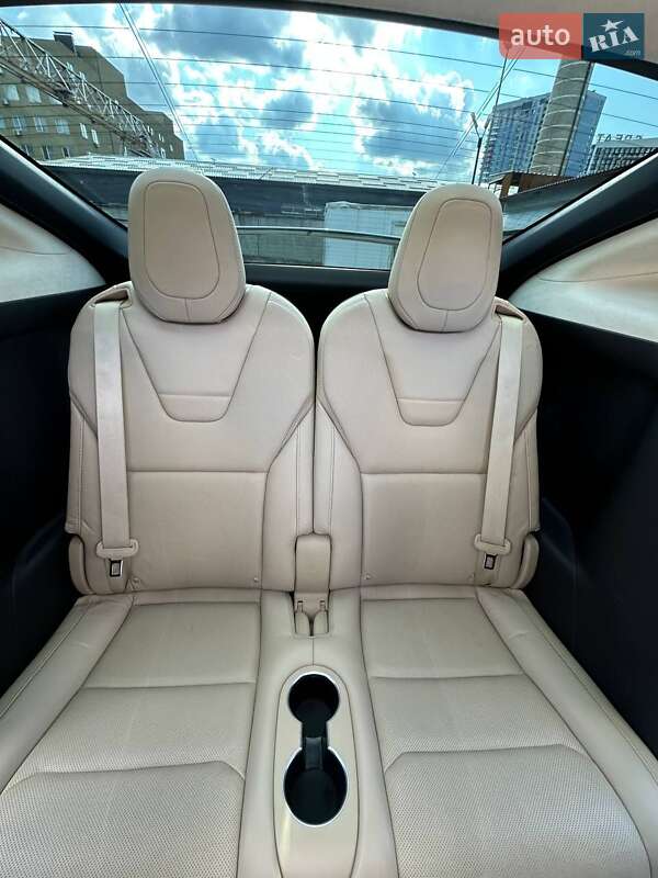 Позашляховик / Кросовер Tesla Model X 2017 в Києві