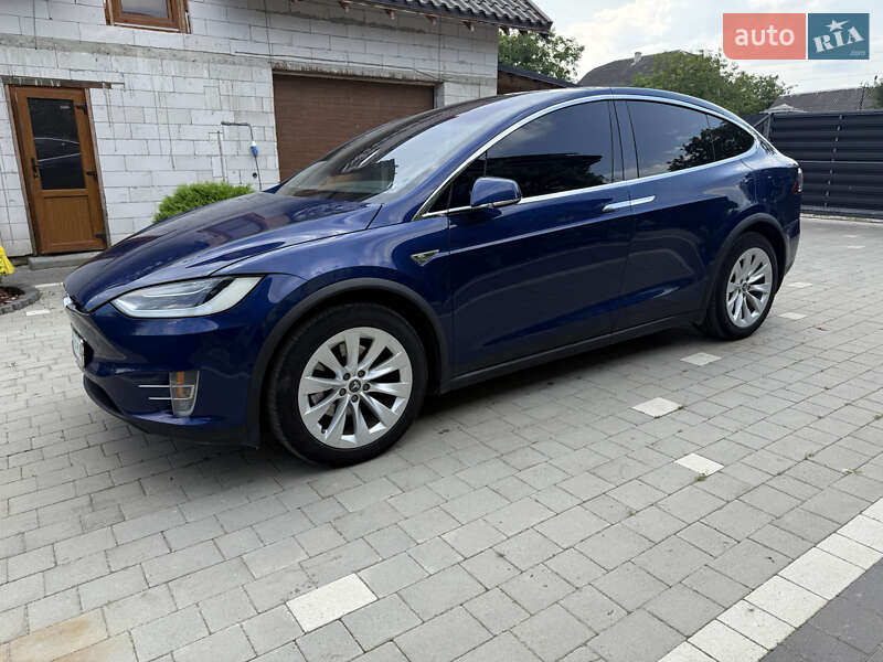 Позашляховик / Кросовер Tesla Model X 2016 в Івано-Франківську