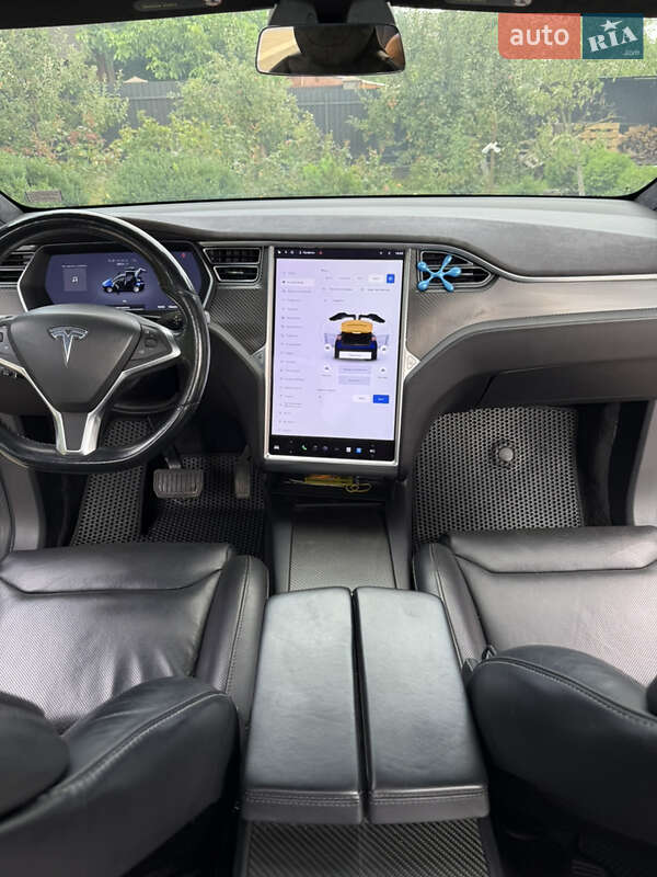 Позашляховик / Кросовер Tesla Model X 2016 в Івано-Франківську