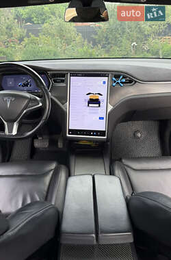 Позашляховик / Кросовер Tesla Model X 2016 в 