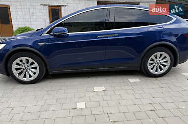 Позашляховик / Кросовер Tesla Model X 2016 в 
