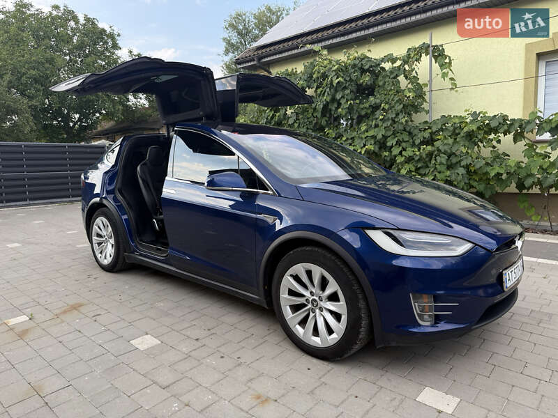 Позашляховик / Кросовер Tesla Model X 2016 в Івано-Франківську