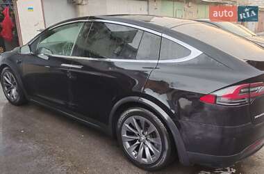Внедорожник / Кроссовер Tesla Model X 2017 в 