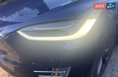 Позашляховик / Кросовер Tesla Model X 2018 в 