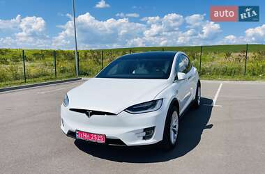 Позашляховик / Кросовер Tesla Model X 2018 в 