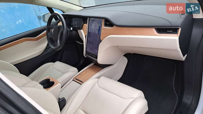 Позашляховик / Кросовер Tesla Model X 2018 в Костопілі