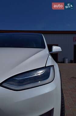 Внедорожник / Кроссовер Tesla Model X 2018 в 