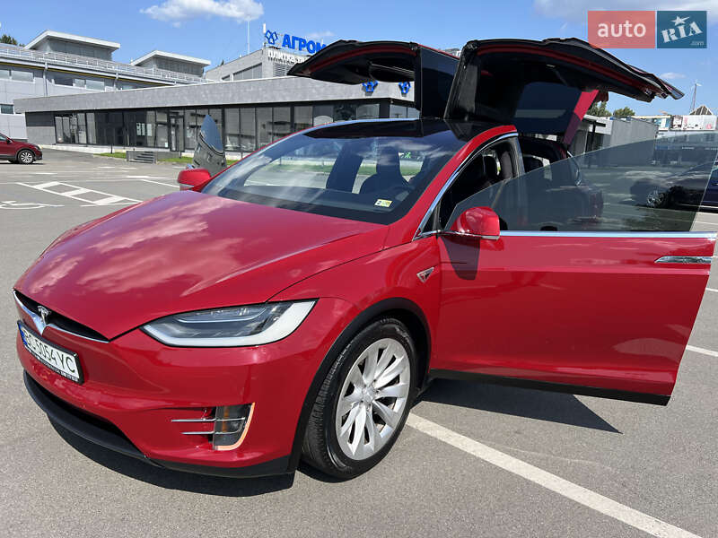 Позашляховик / Кросовер Tesla Model X 2016 в 