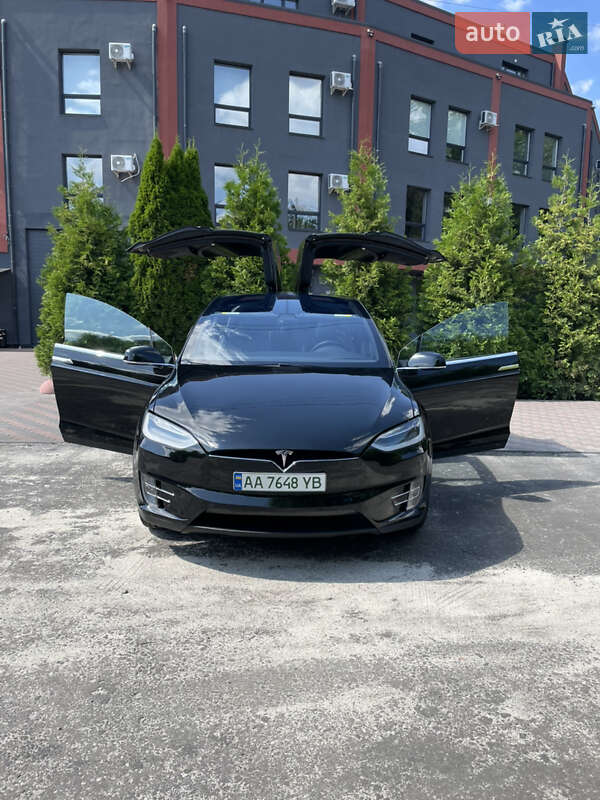 Позашляховик / Кросовер Tesla Model X 2018 в Києві