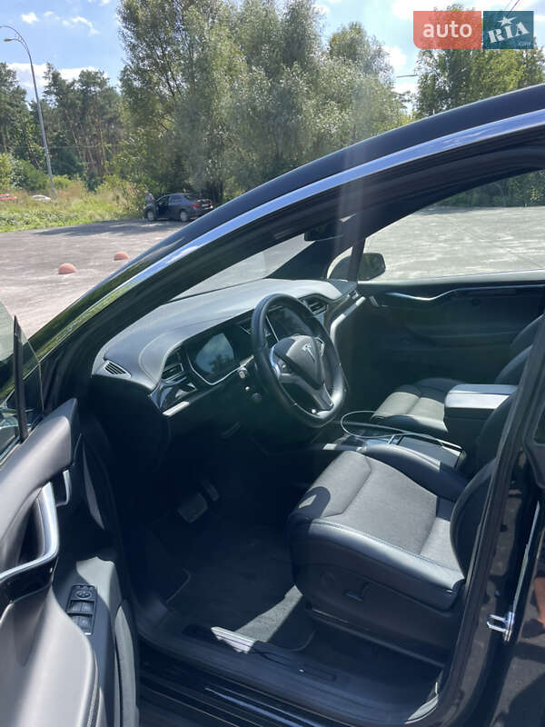Позашляховик / Кросовер Tesla Model X 2018 в Києві