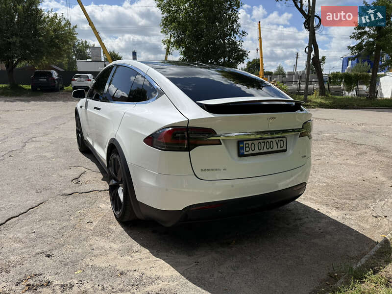Позашляховик / Кросовер Tesla Model X 2018 в Тернополі