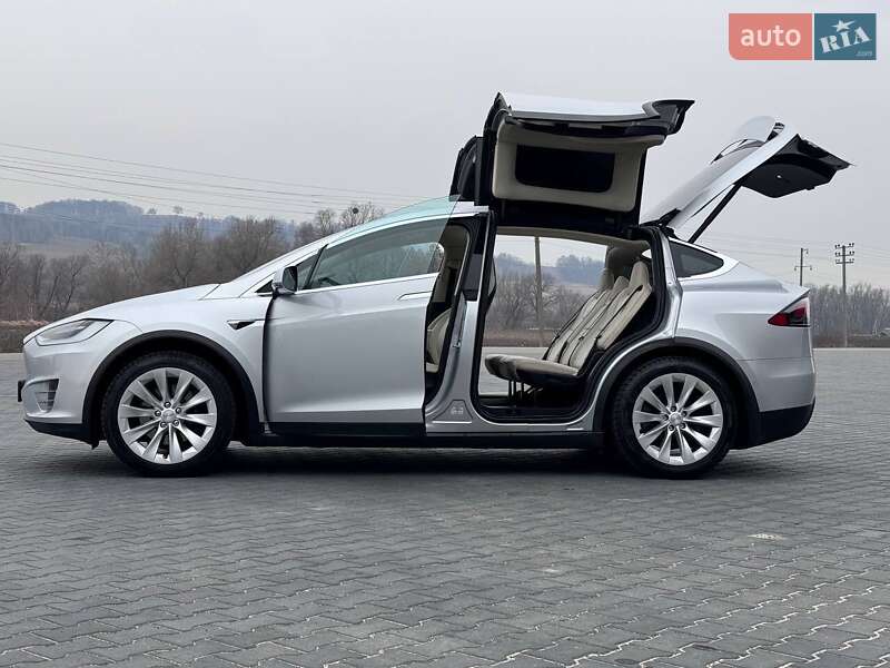 Позашляховик / Кросовер Tesla Model X 2018 в Полтаві