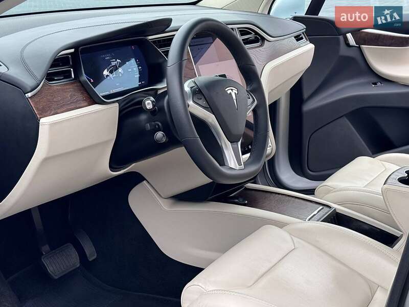 Позашляховик / Кросовер Tesla Model X 2018 в Полтаві