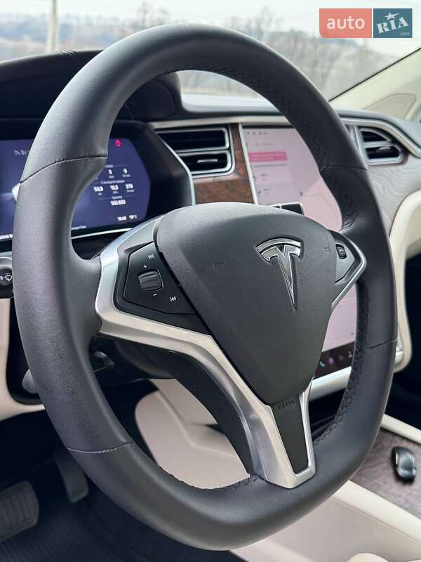 Позашляховик / Кросовер Tesla Model X 2018 в Полтаві