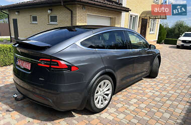 Позашляховик / Кросовер Tesla Model X 2017 в 